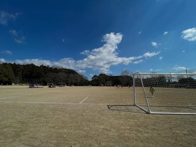 ⚽️ 三男、長久手SSSで最後の対外試合！🏆

今週末、小学校6年生の三男は、長久手SSS（スポーツ少年団サッカー部） の一員として、最後の対外試合です。

🏆 プレジールCUP
📅 3月8日(土)・9日(日)
📍 1日目：ふれあいパークほうらい
📍 2日目：新城総合公園

コロナ禍での入団当時は、サッカーを楽しむにはほど遠い体力と精神力でしたが、コーチや仲間から毎回、声をかけていただいたおかげで、ここまで頑張ることができました。身体も心も大きく成長 することができました。ありがとうございます！✨

⸻

#長久手SSS #少年サッカー  #プレジールCUP #サッカーのある生活